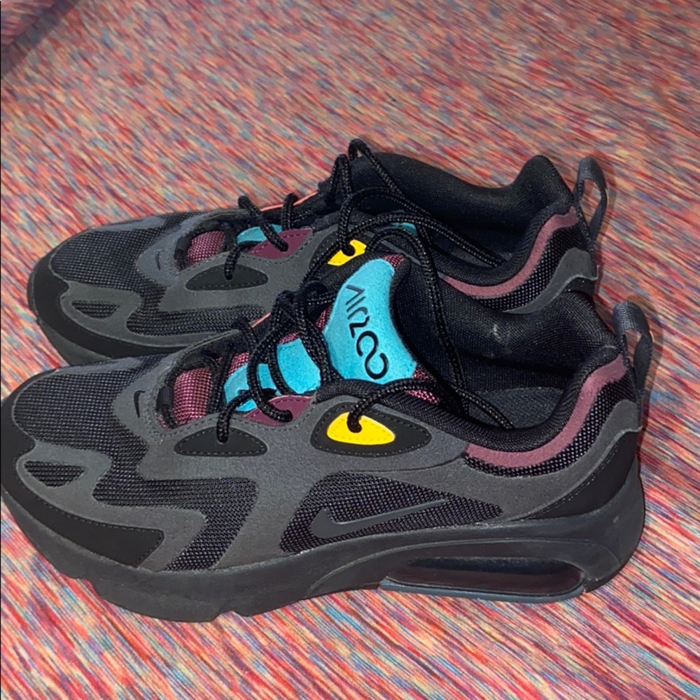 NIKE AIRMAX 200